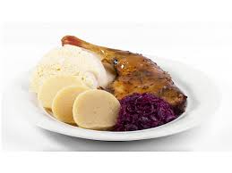 24.04.2026 Pečené kachní stehno, červené zelí ,variace knedlíku