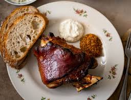 19.12.2025 Pečené koleno,hořčice,křen,chléb