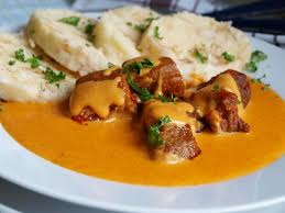 15.12.2025 Vepřová kýta na paprice, H.K.